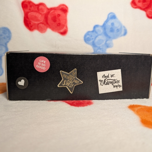 Assorted Wedding Items - Picture 4 of 7